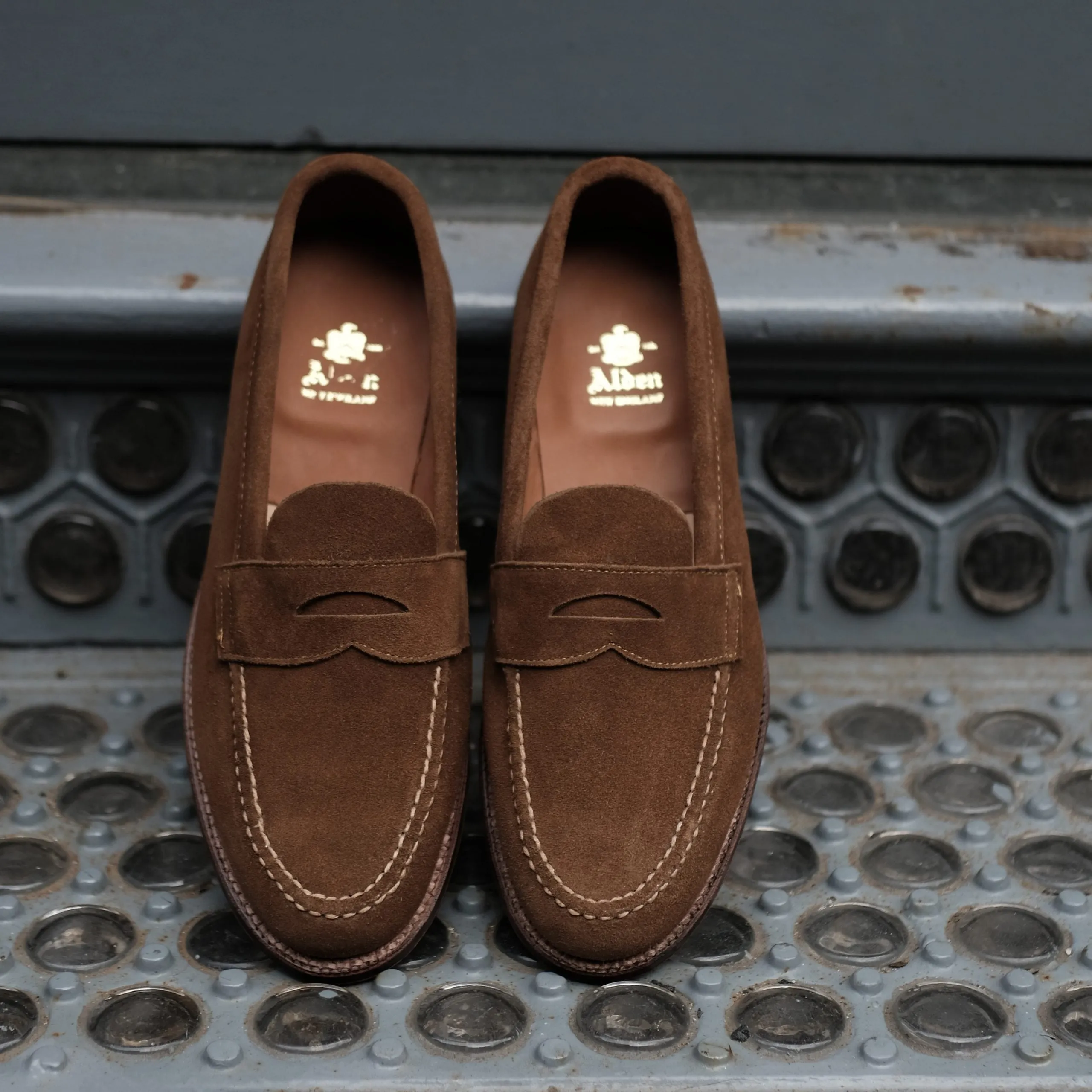 6243F - Unlined Leisure Hand Sewn in Snuff Suede