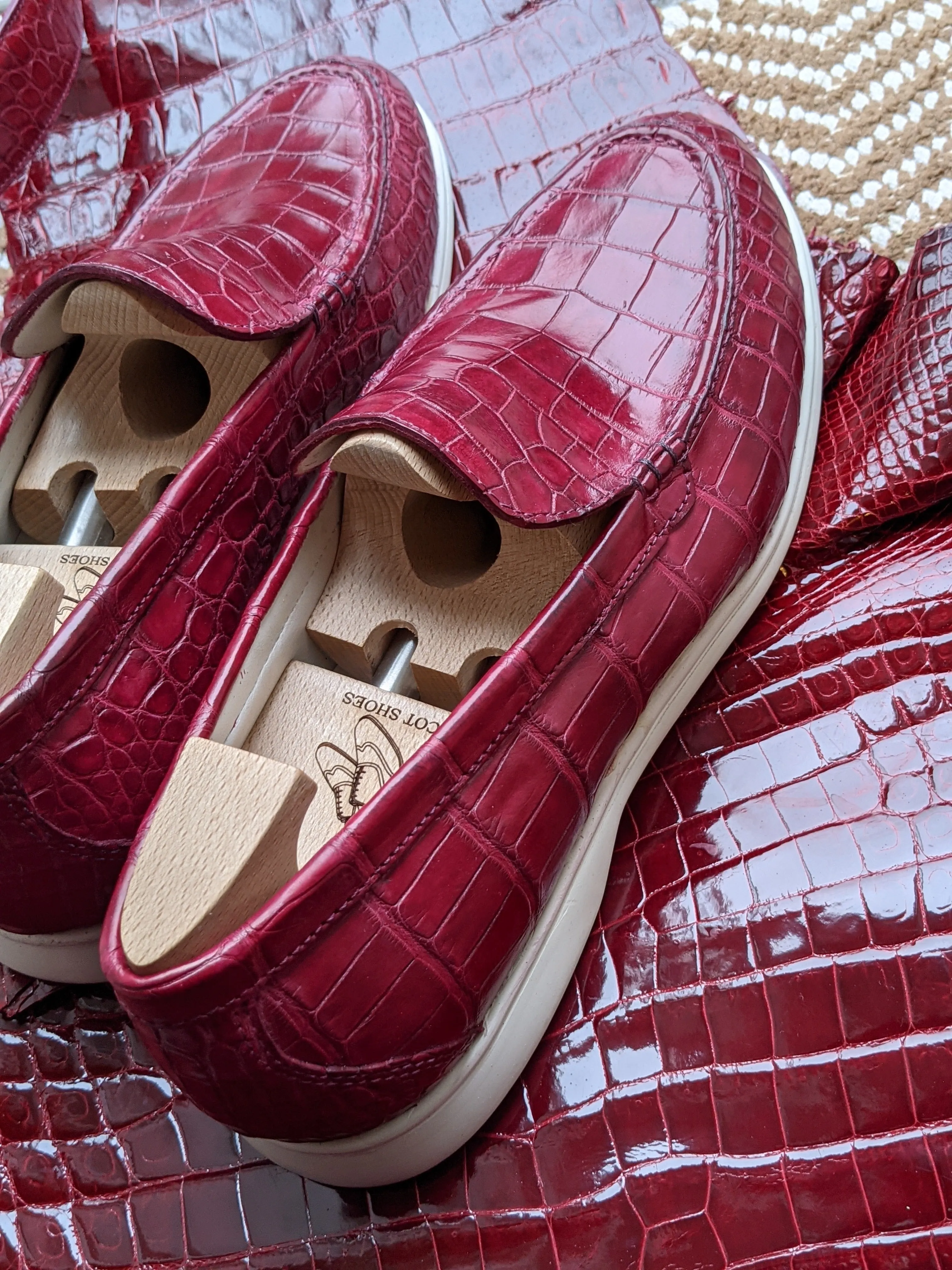 Ascot Cannes - Burgundy Crocodile