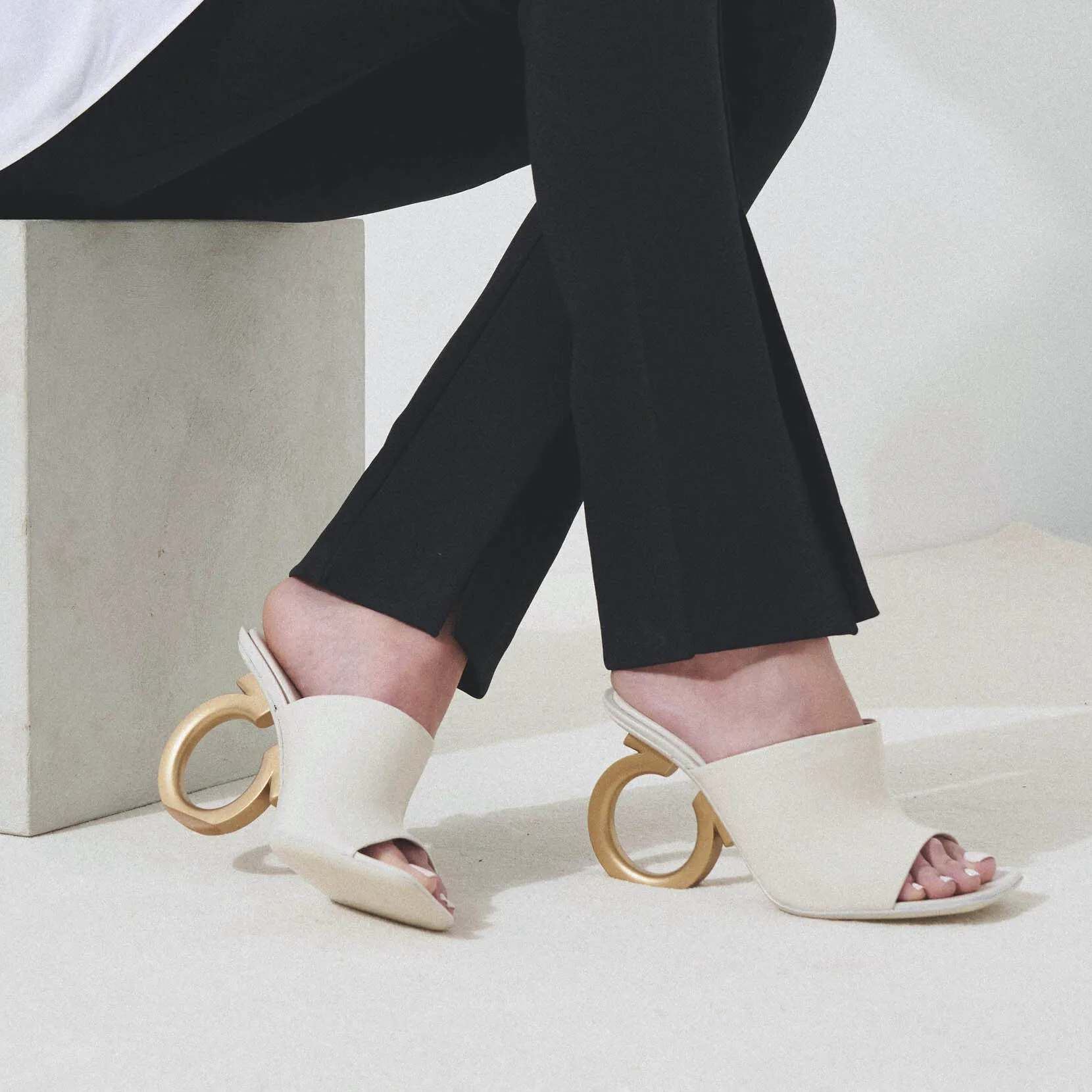 Astro 105 gancio cream mules