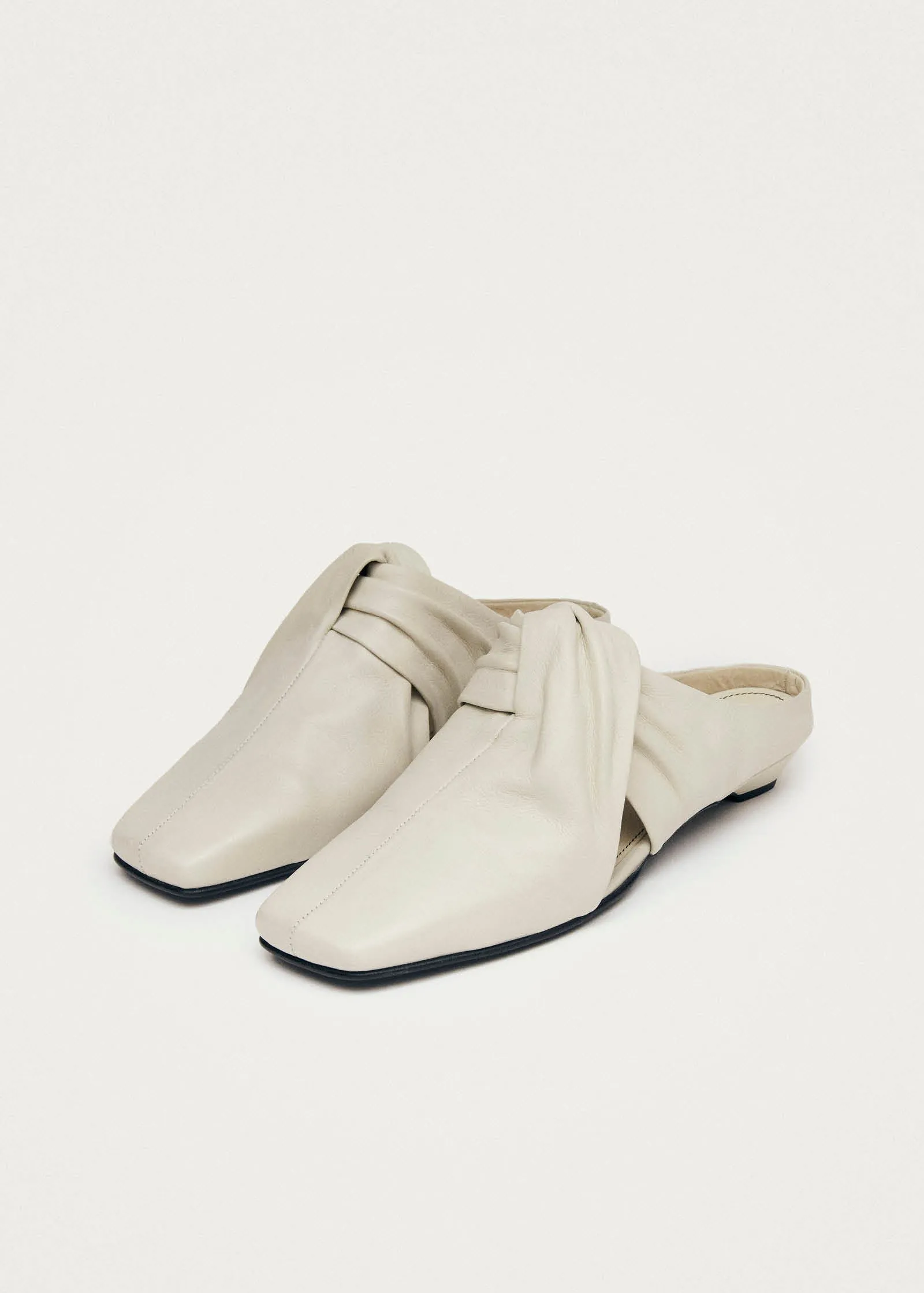Blau Cream Leather Mules
