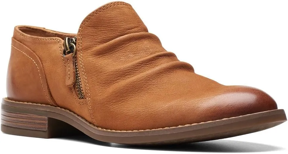 Clarks Women's Camzin Pace Oxford