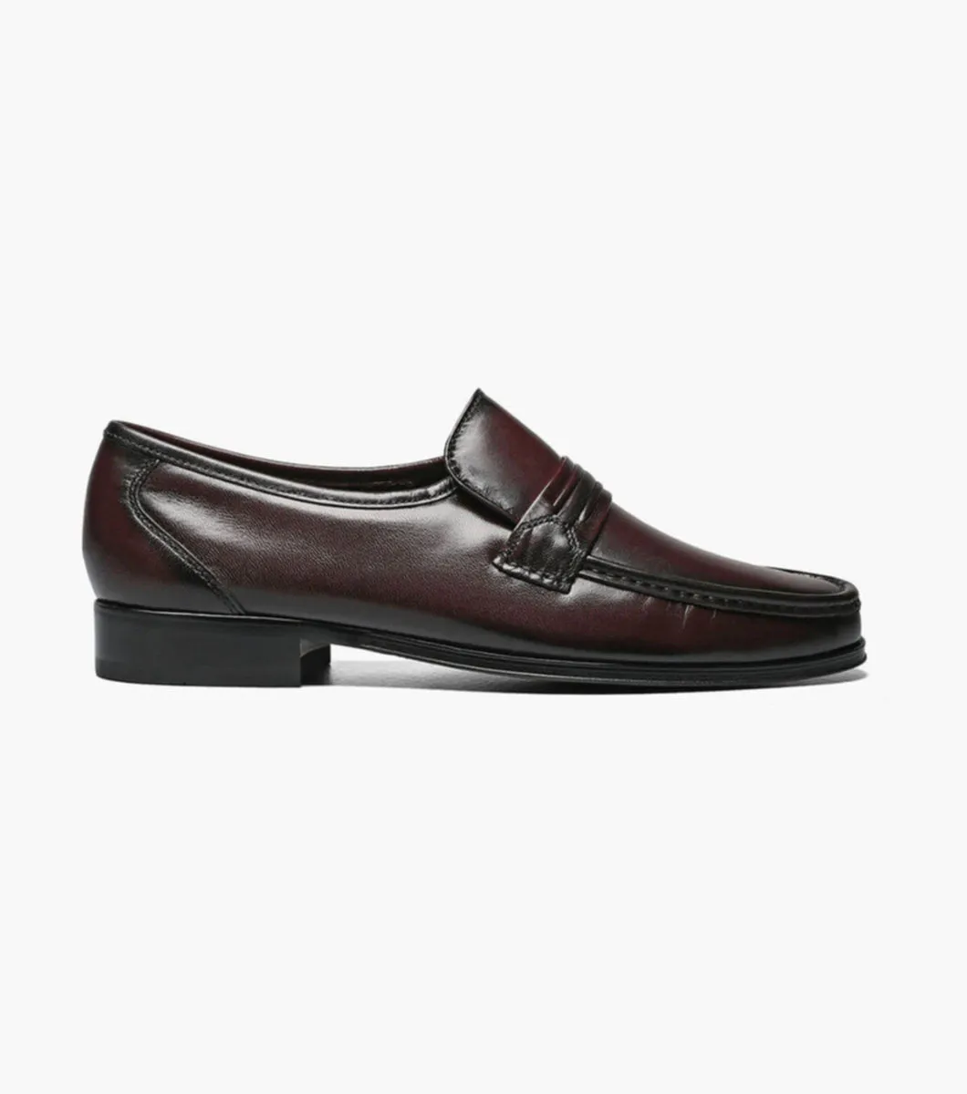 Como Moc Toe Strap Loafer-Black Cherry | Florsheim