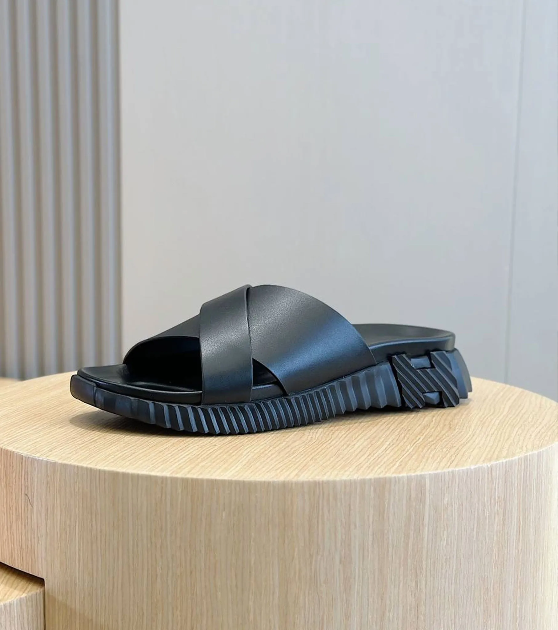 Door-to-door service Men Must-have item Infra sandal