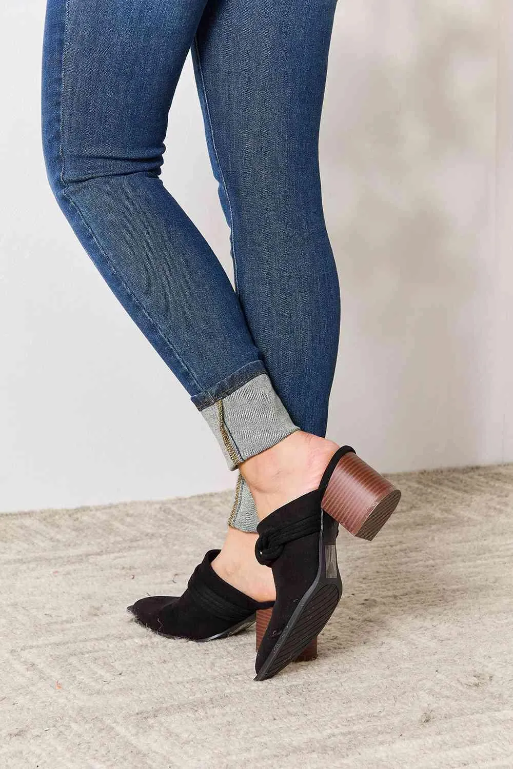 East Lion Corp Braided Trim Womens Black Mules