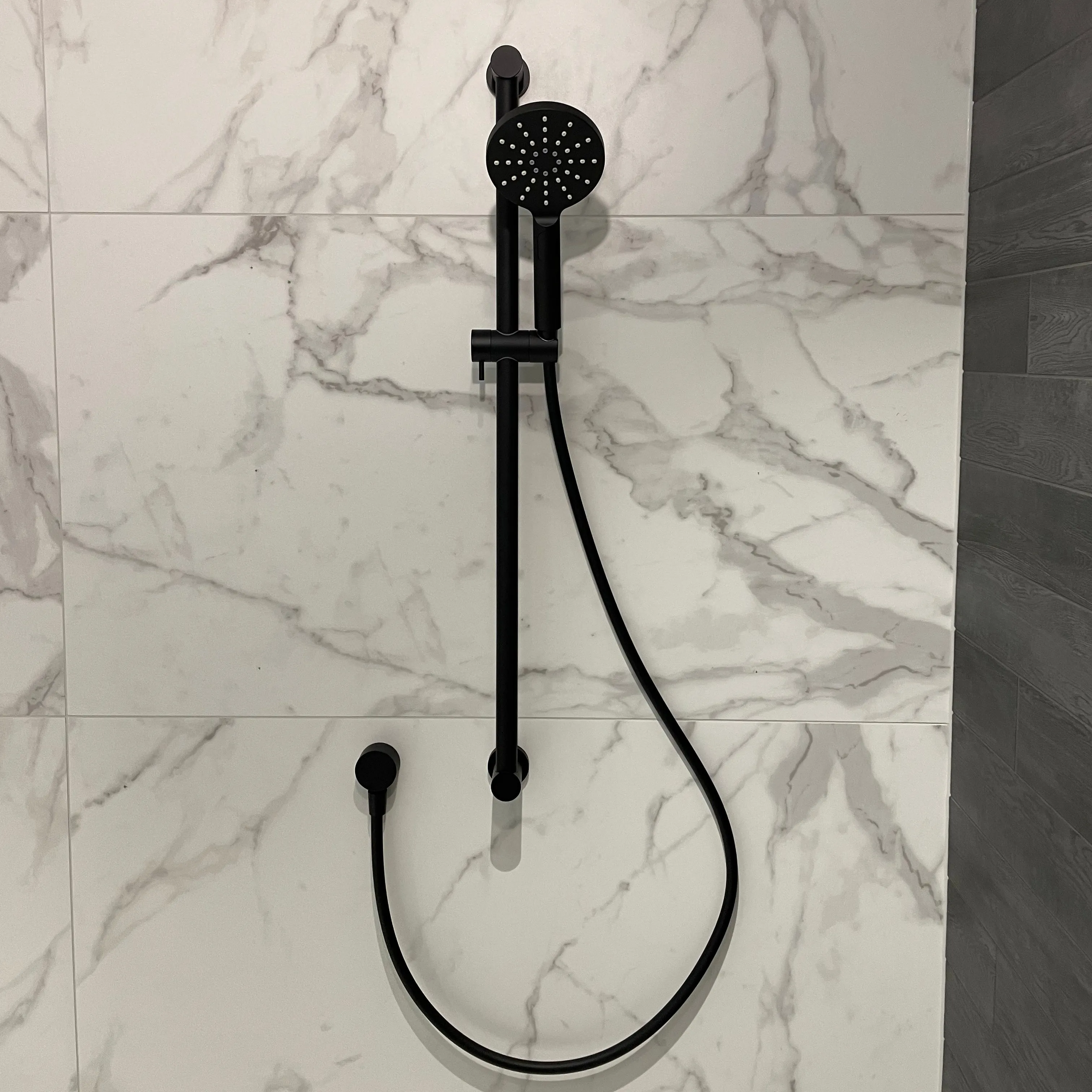 LAMONE ROUND SLIDE SHOWERS - 5 COLOURS