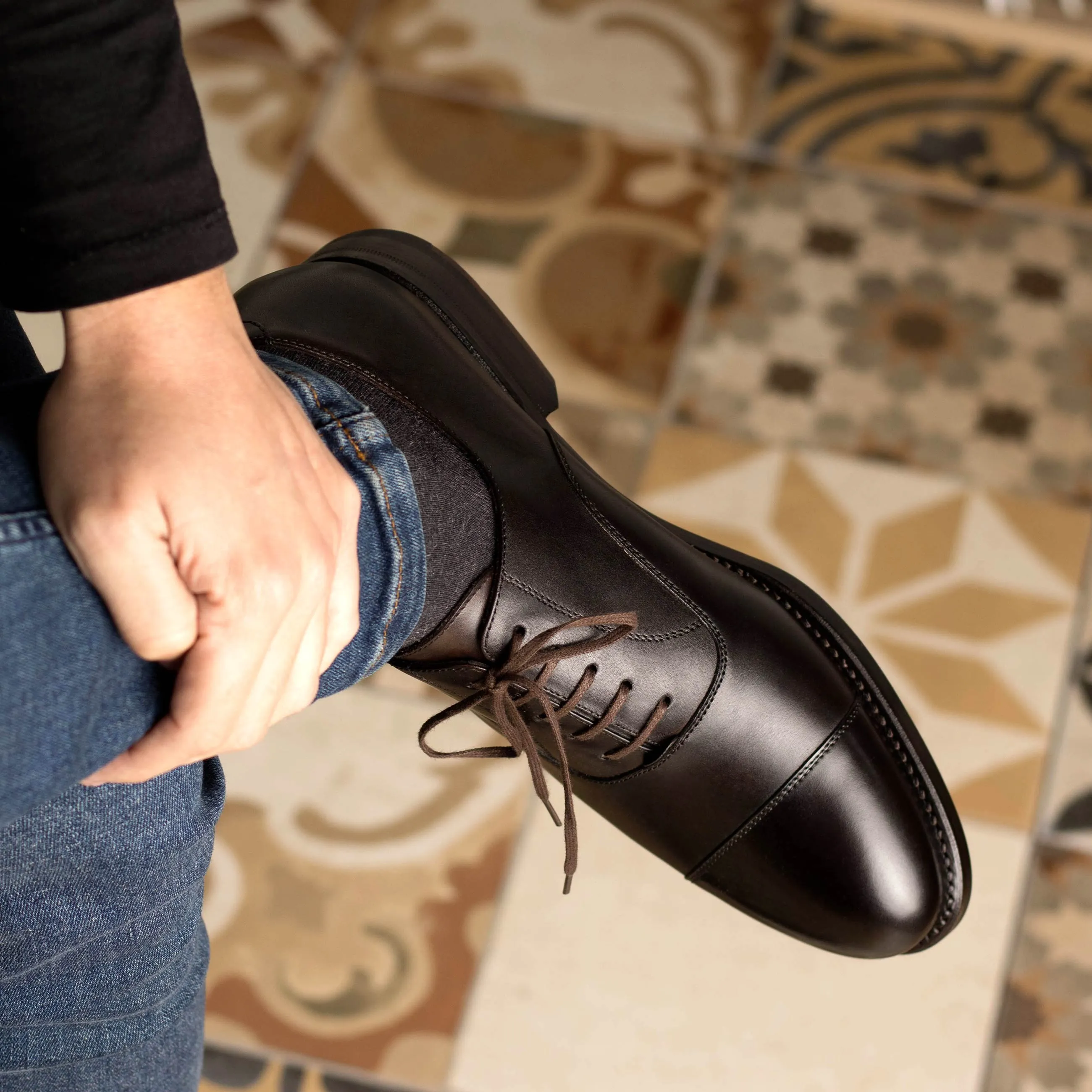 Leather Oxford Zurigo │ Black - Dark Brown Laces - Burgundy Soles