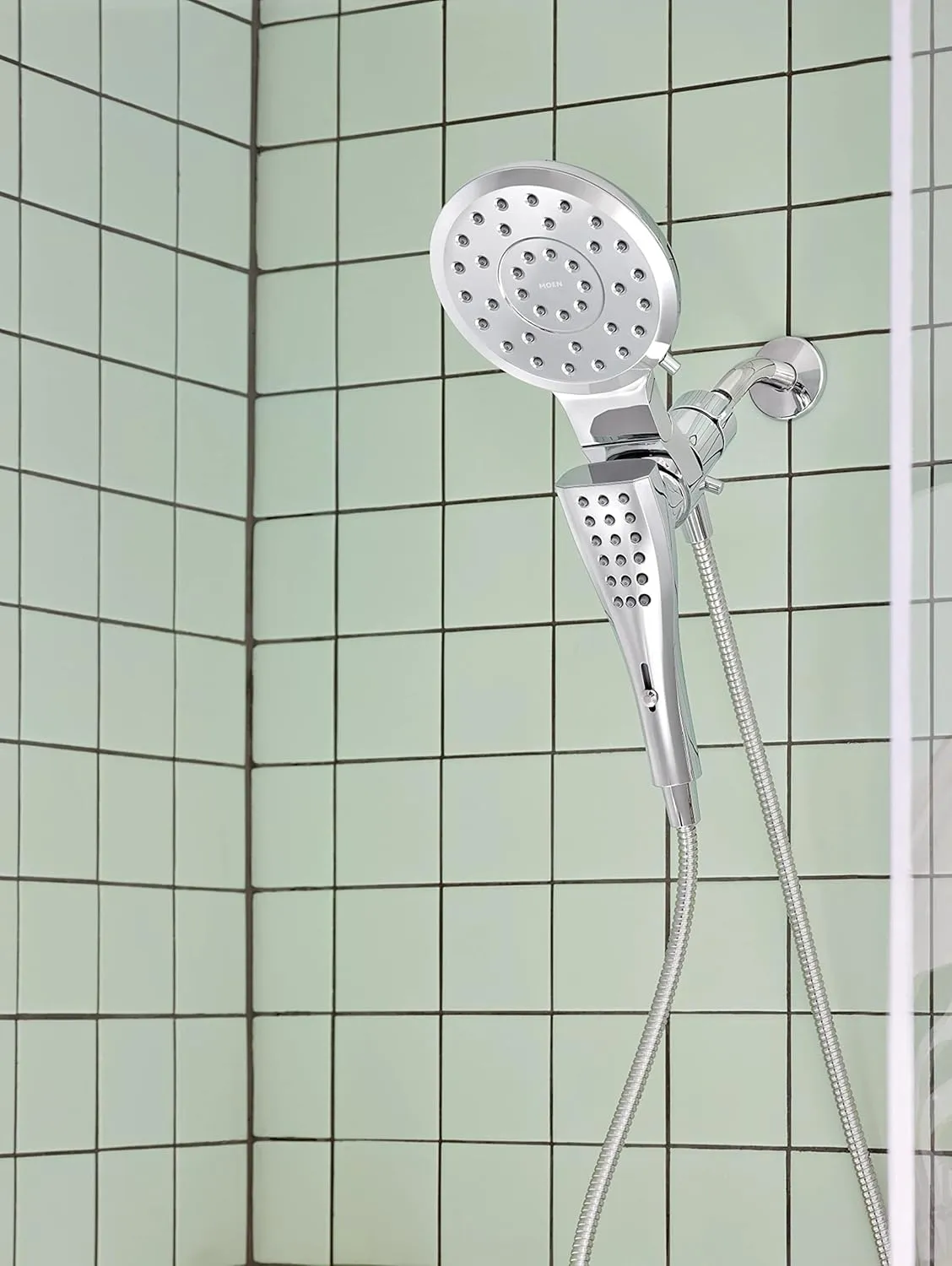 Moen Verso Chrome Round Rain Shower Head and Detachable Handshower Combination with Magnetix Docking System and 60-inch Metal Hose, 220C2