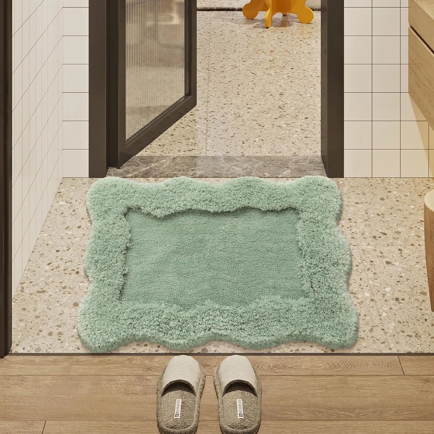 Sage Green Tufted Bathroom Rugs, Cute Small Scalloped Bath Mat,Non-Slip Shaggy Soft Washable Absorbent Bath Rug for Shower Bedroom Kitchen Door Mat Decor,19.6’’X31.4’’