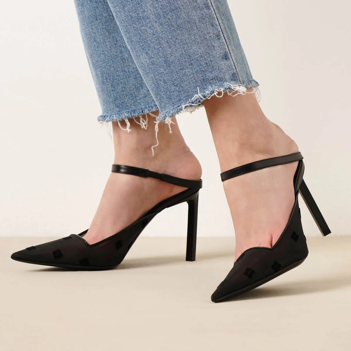Show strap 95 mesh mules