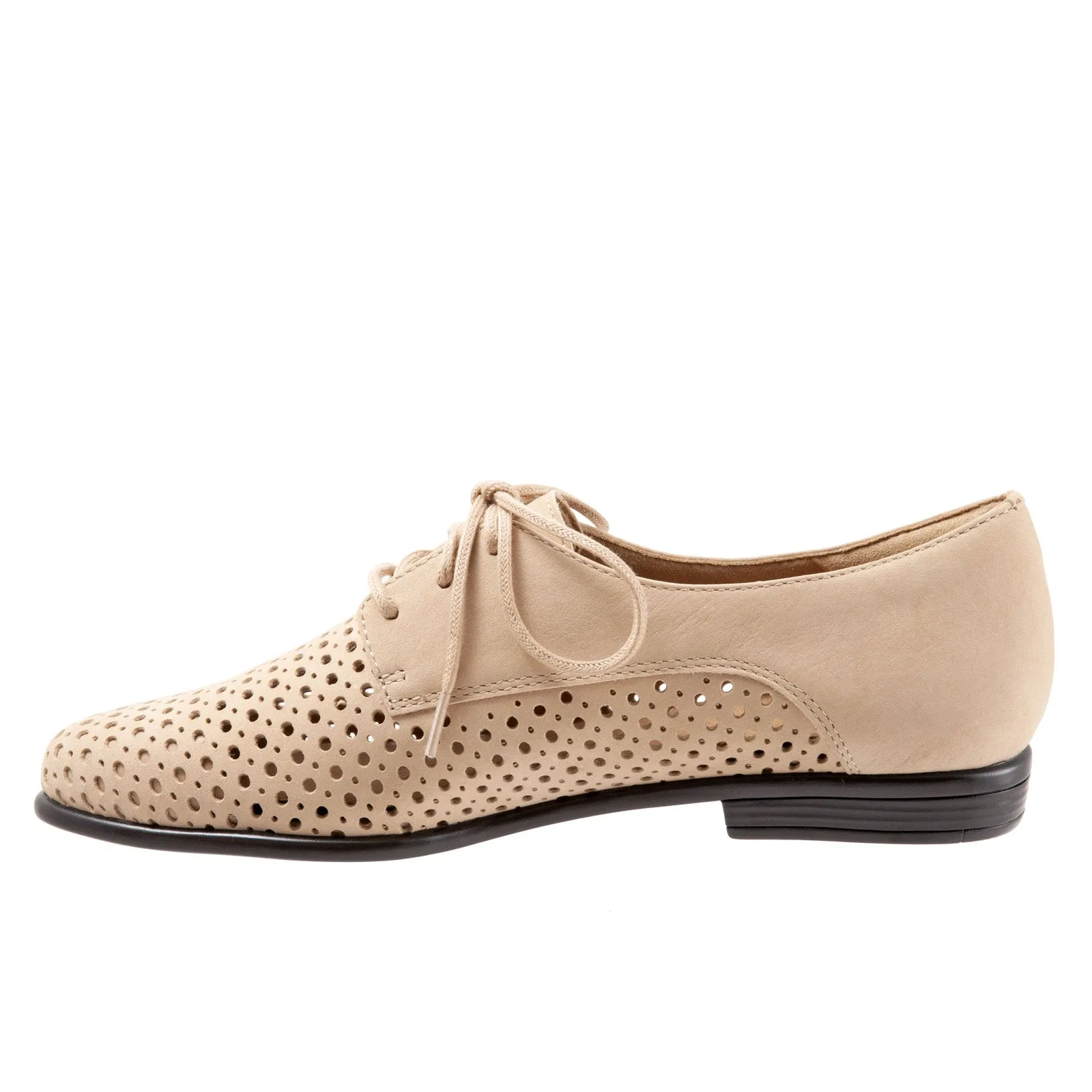 Trotters Lizzie Perf T1910-277 Womens Beige Narrow Loafer Flats Shoes