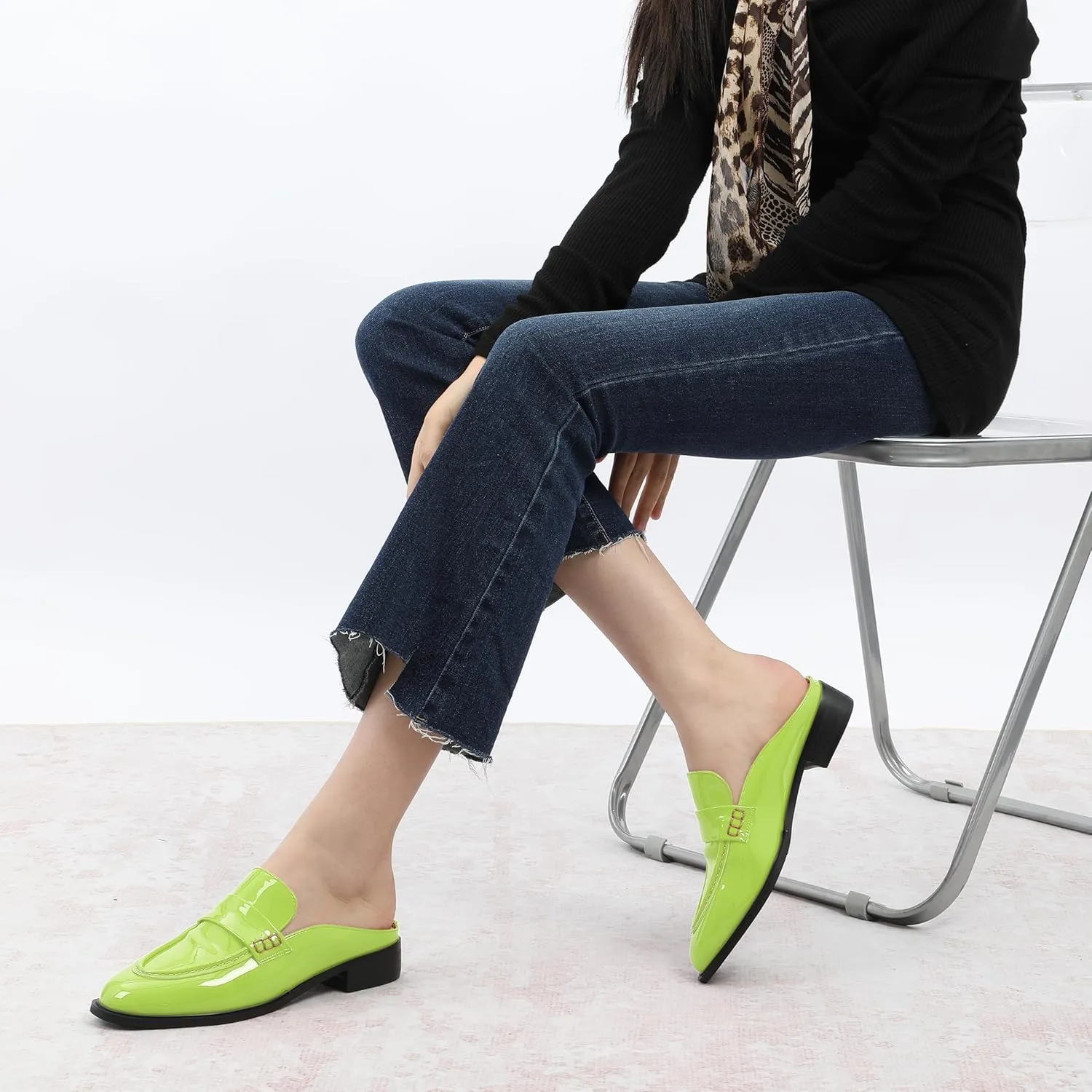 WAYDERNS Mules for Women Low Block Heel Closed Round Toe Patent Slip on Backless Mules Shoes Comfortable Casual Classic Shopping Dating Party Slides Loafer Shoes 1.4 Inch