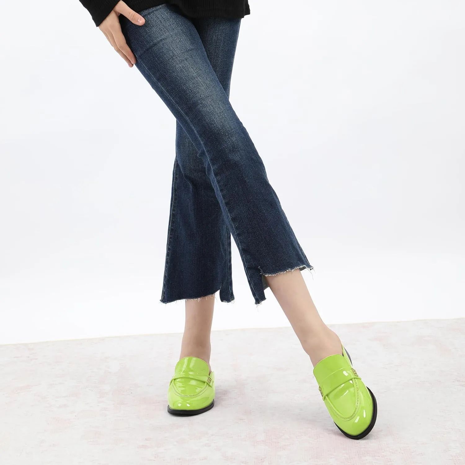 WAYDERNS Mules for Women Low Block Heel Closed Round Toe Patent Slip on Backless Mules Shoes Comfortable Casual Classic Shopping Dating Party Slides Loafer Shoes 1.4 Inch