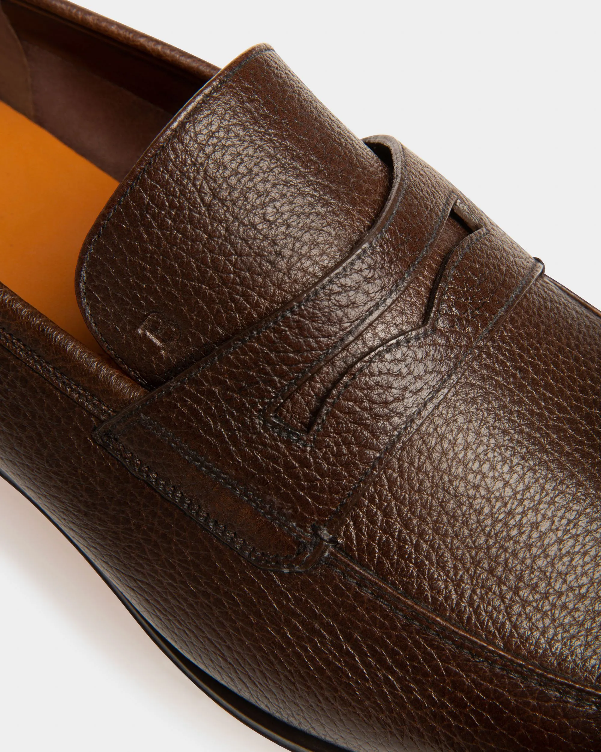 Webb Men's Grained Deer Leather Penny Loafer In Coconut