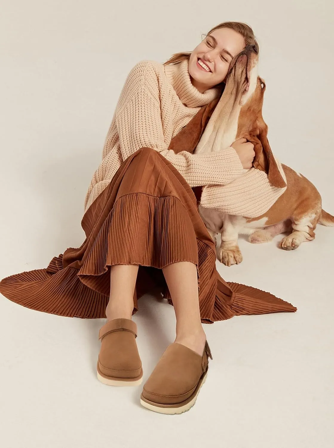Women's Suede Platform Clogs with Strap Comfy Indoor Outdoor Mules Adjustable Goldenstar Clogs Slippers for Women